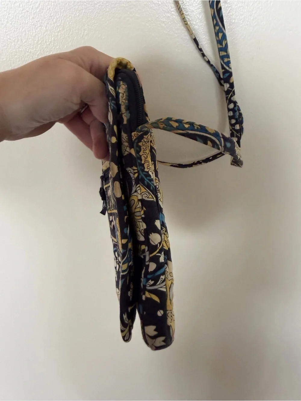 VERA BRADLEY Rare ELLIE BLUE Little Hipster Crossbody Purse Elephant Navy Yellow